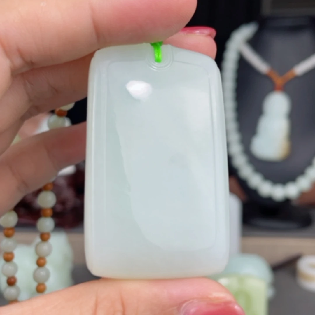 【闪购商品】颈饰未镶嵌和田玉
