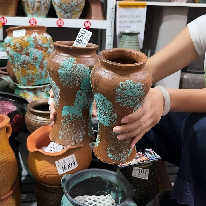 彩绘鱼尾瓶一对850窑裂高22口径10