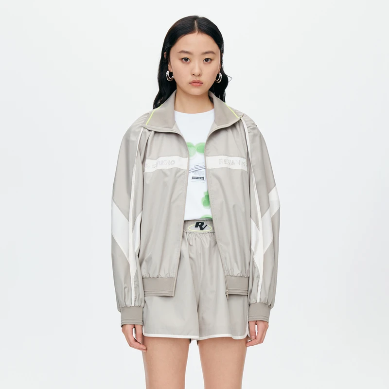 REVAN芮范经典运动风拼接宽松休闲外套O30105353