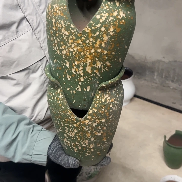 高度24厘米口18厘米
