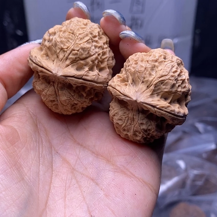 把件文玩核桃云南野生铁核桃169号40mm