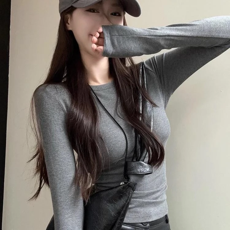 辣妹灰色长袖T恤女秋冬2025新款修身显瘦小众内搭打底衫紧身上衣