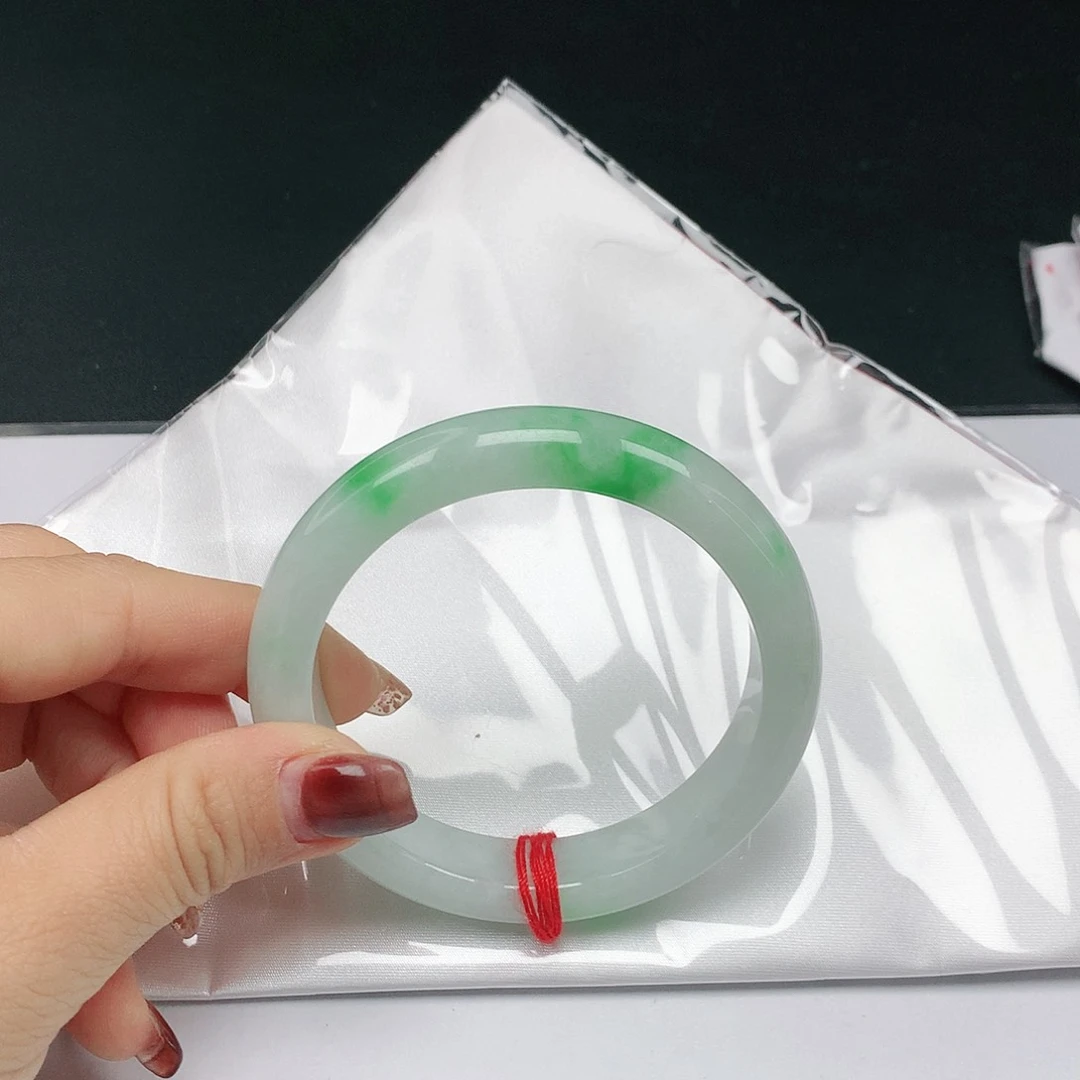 翡翠手镯未镶嵌翡翠099