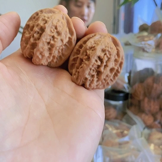 【闪购商品】把件文玩核桃36蜡皮磐石小众