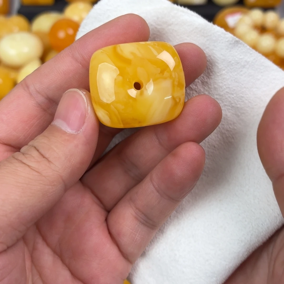 蜜蜡未镶嵌吊坠(不含链)