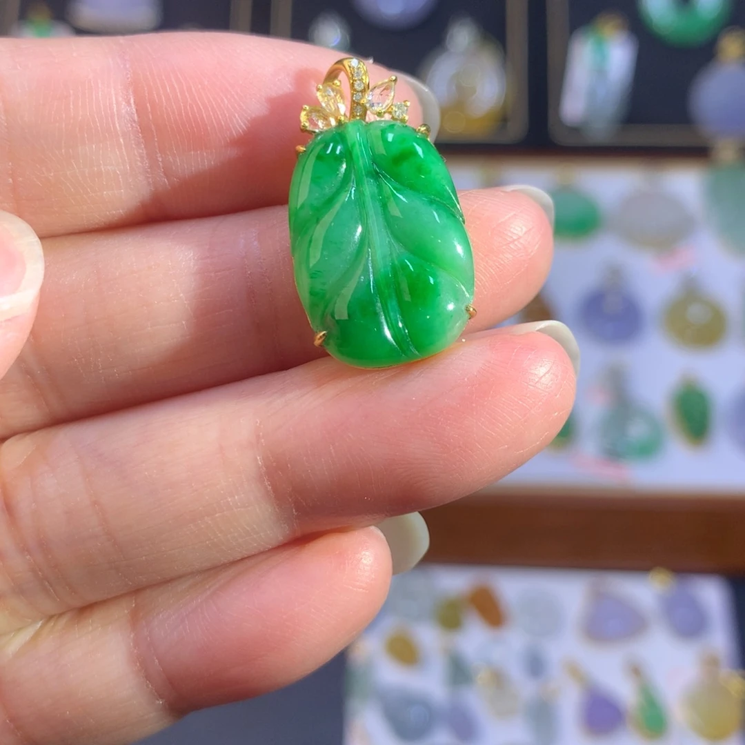 翡翠18K金镶嵌颈饰