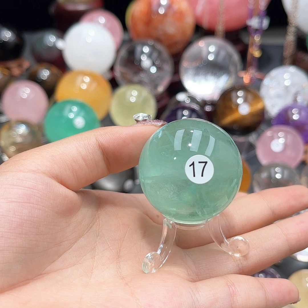 小****未镶嵌珠宝半成品水晶4.02微瑕