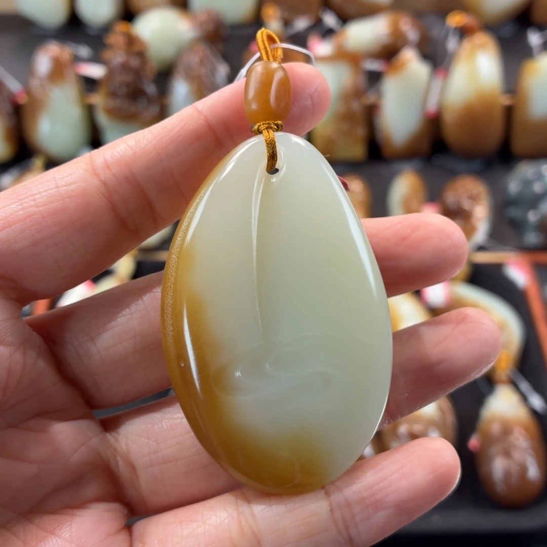 颈饰未镶嵌和田玉