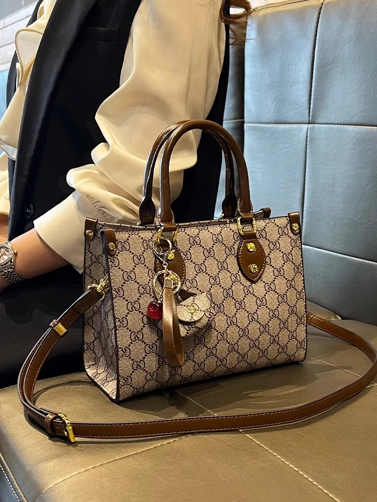 包包女2025新款真皮休闲复古手提包高级感托特包单肩包斜挎包小包