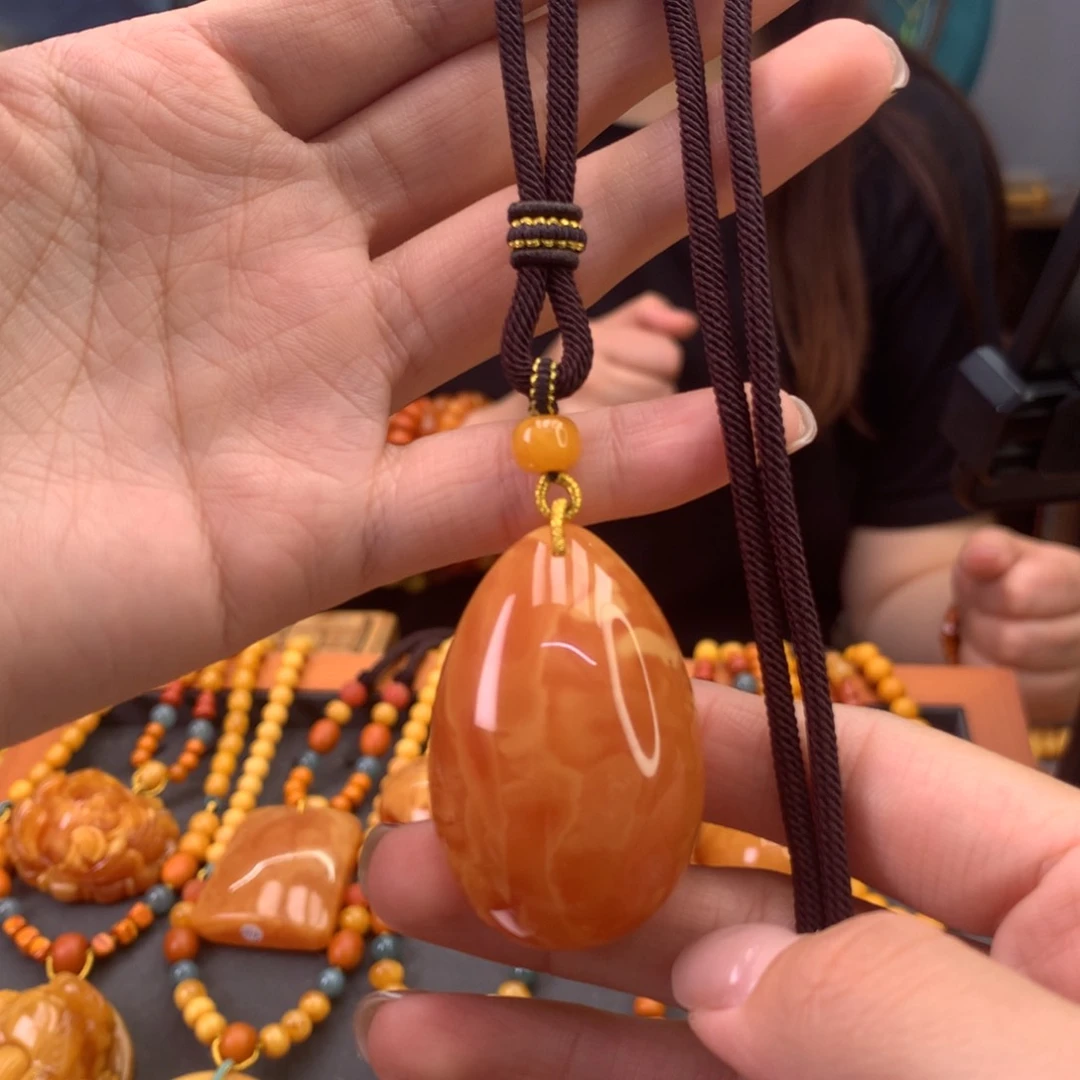 未镶嵌颈饰蜜蜡天然