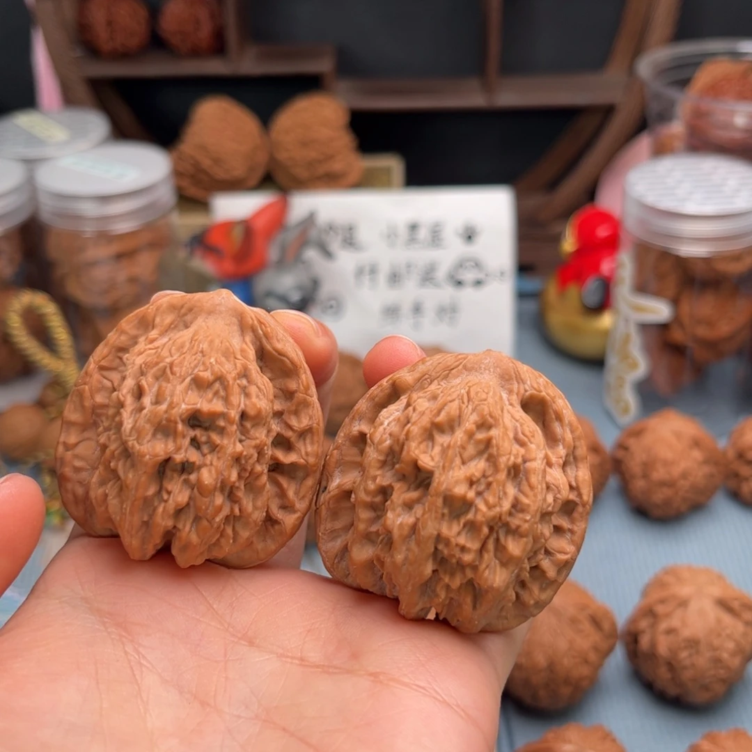 文玩核桃把件麦穗虎头42