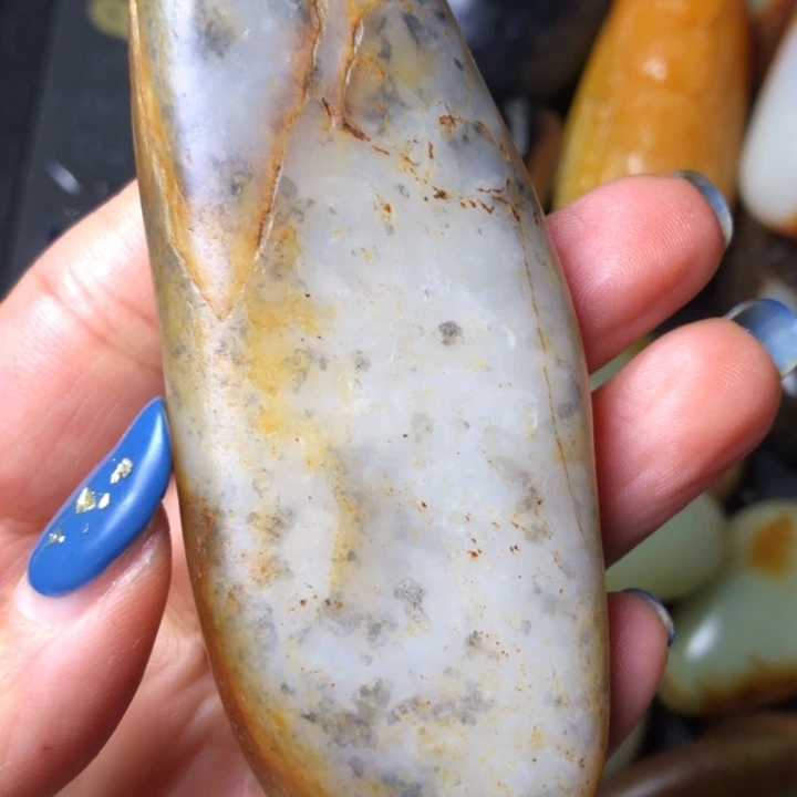 和田玉未镶嵌珠宝奇石