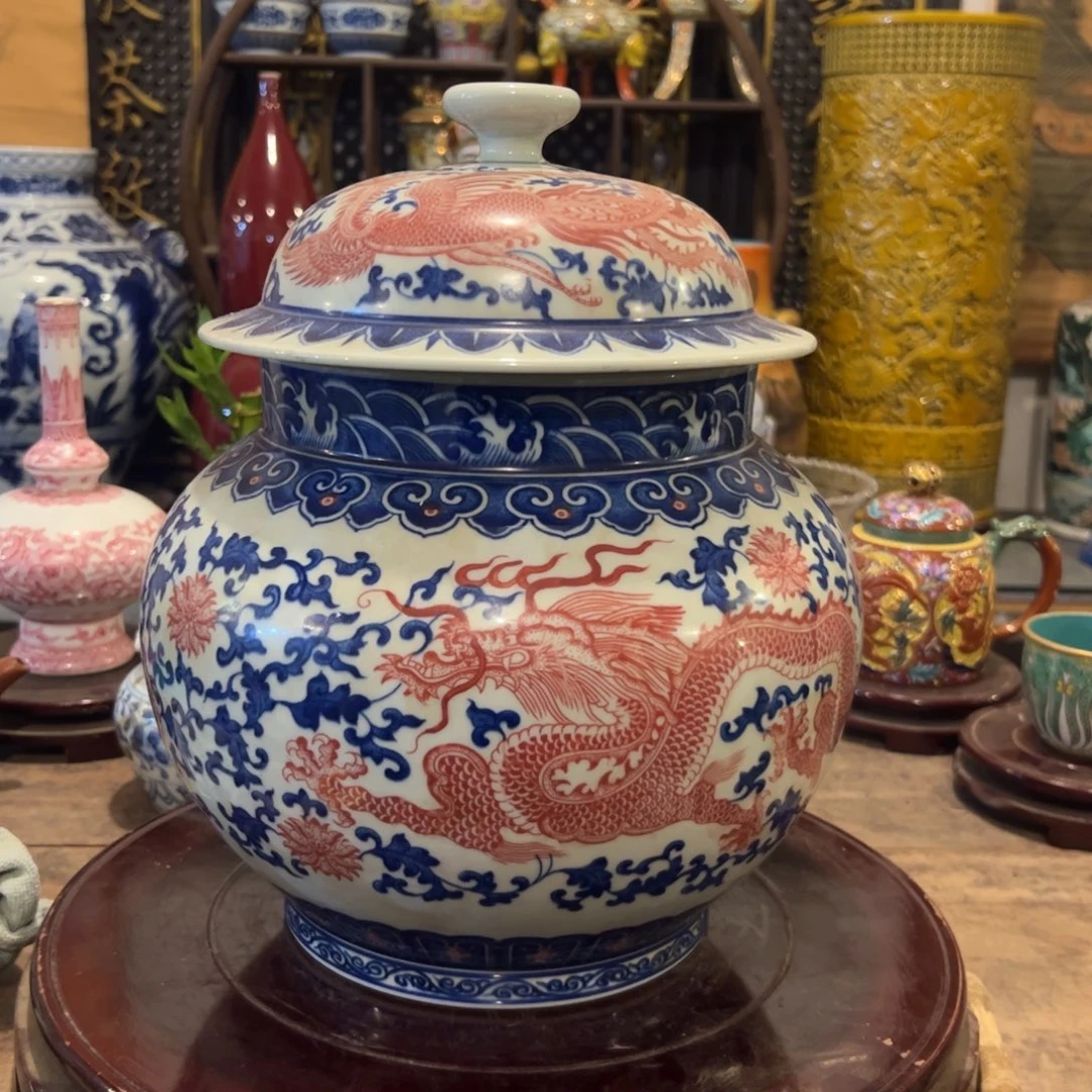 摆件青花釉里红龙凤呈祥盖罐