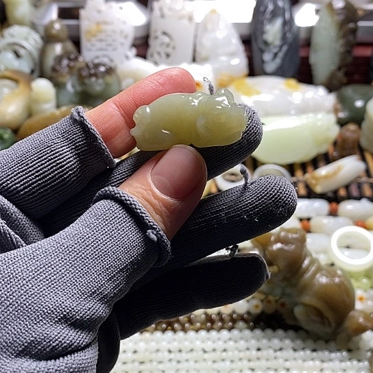 和田玉未镶嵌挂件