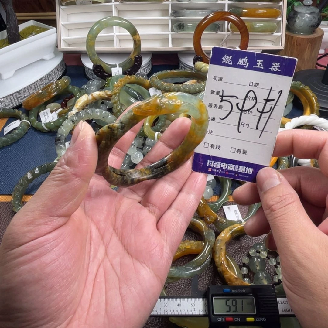 未镶嵌蛇纹石玉手镯