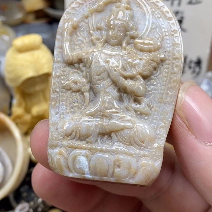 硅化珊瑚（珊瑚玉）未镶嵌颈饰