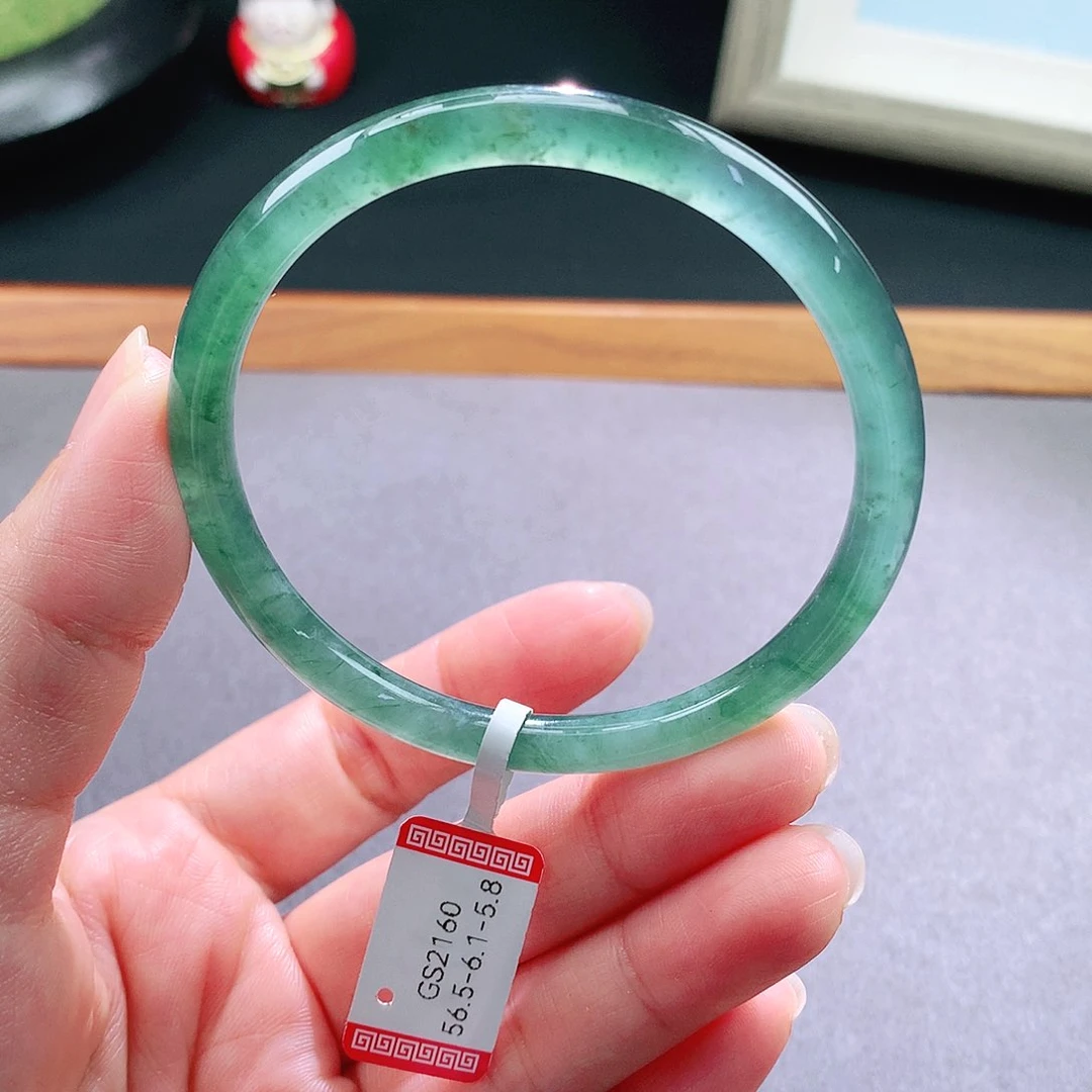 翡翠手镯未镶嵌天然翡翠手镯