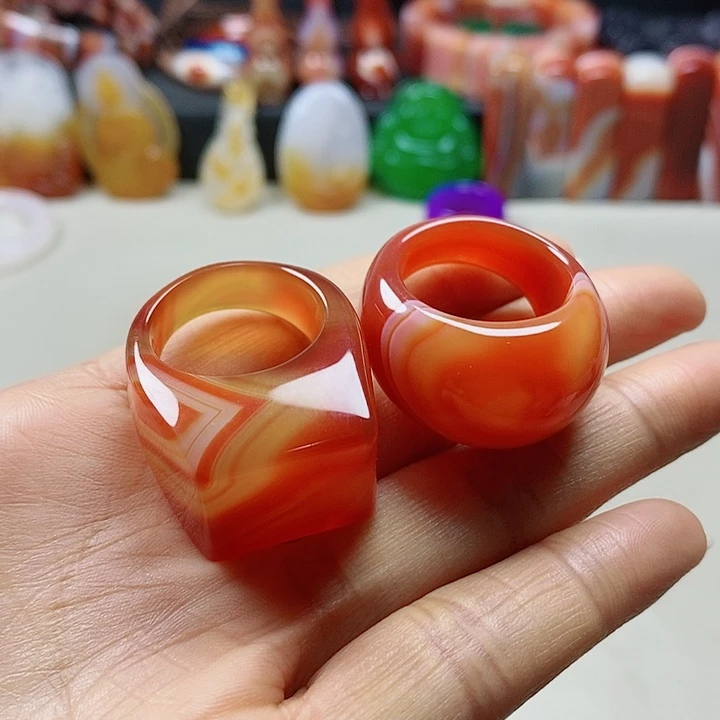 未镶嵌颈饰玛瑙/玉髓一**飞