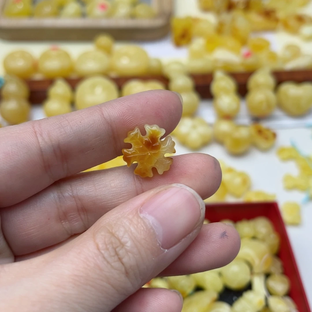 【闪购商品】蜜蜡裸石未镶嵌配饰