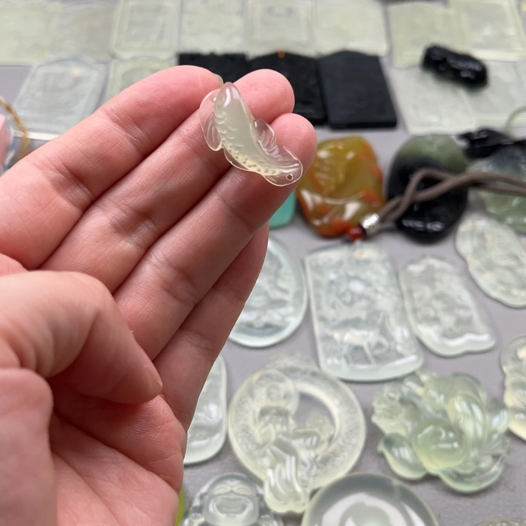 未镶嵌蛇纹石玉颈饰