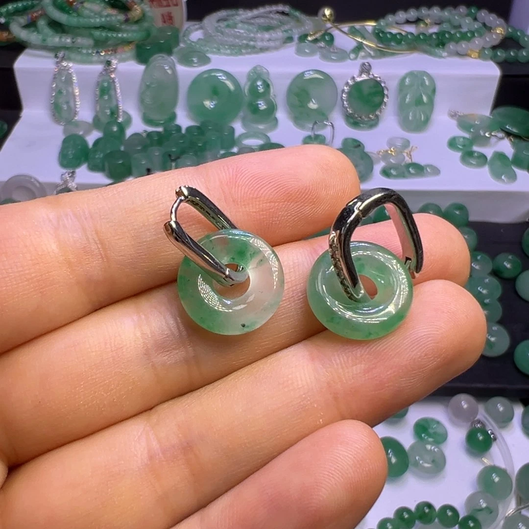 石英质玉（非洲翠）非洲翠未镶嵌