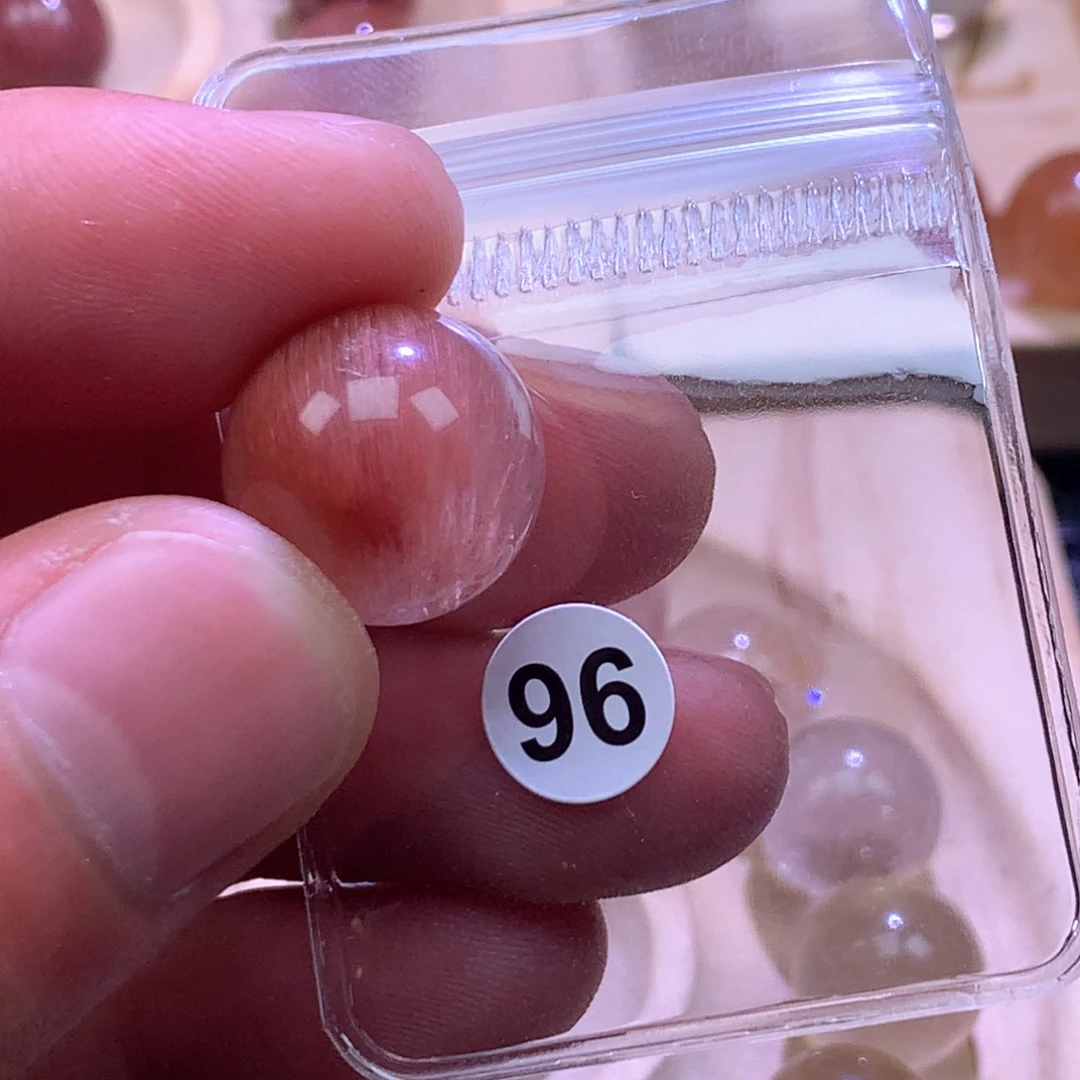 未镶嵌颈饰水晶f****g