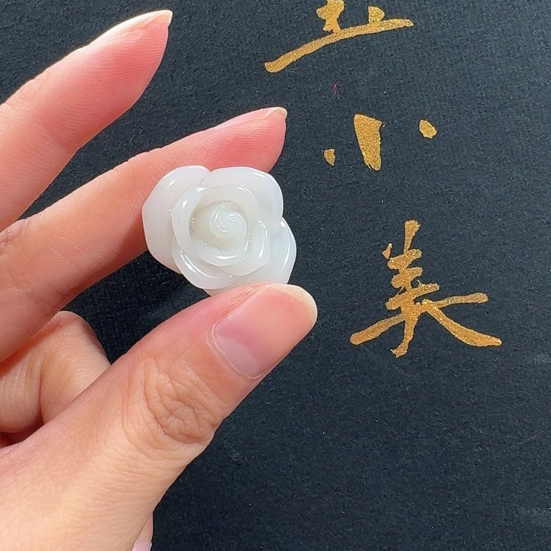 颈饰未镶嵌和田玉米达