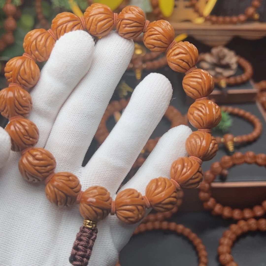 吊坠桃核1.6祥云手持