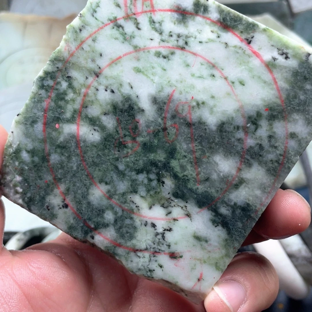 独山玉未镶嵌定制手镯