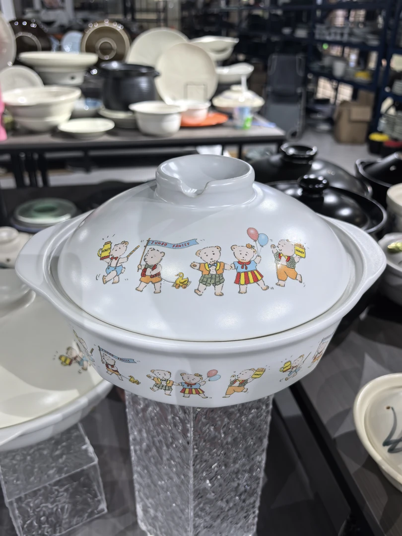 景德镇珍宝砂锅1.8升2570白彩色小熊带盖