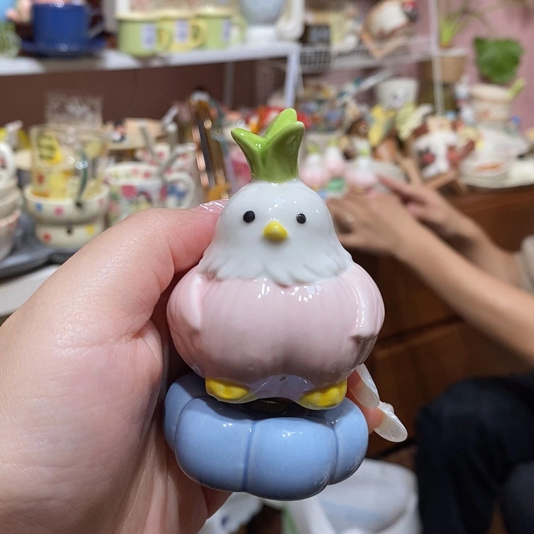 陶瓷景德镇蒜鸟蓝色底座