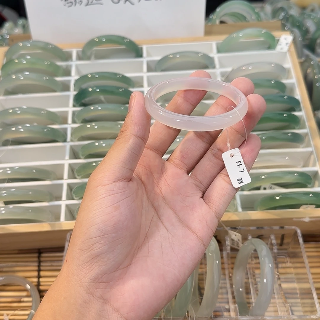 初***桐玛瑙/玉髓未镶嵌手镯圈口53.7