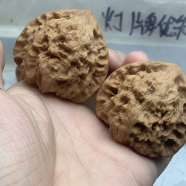 吊坠文玩核桃49 三角官帽