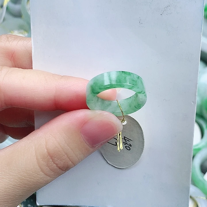 翡翠未镶嵌戒指8.9号