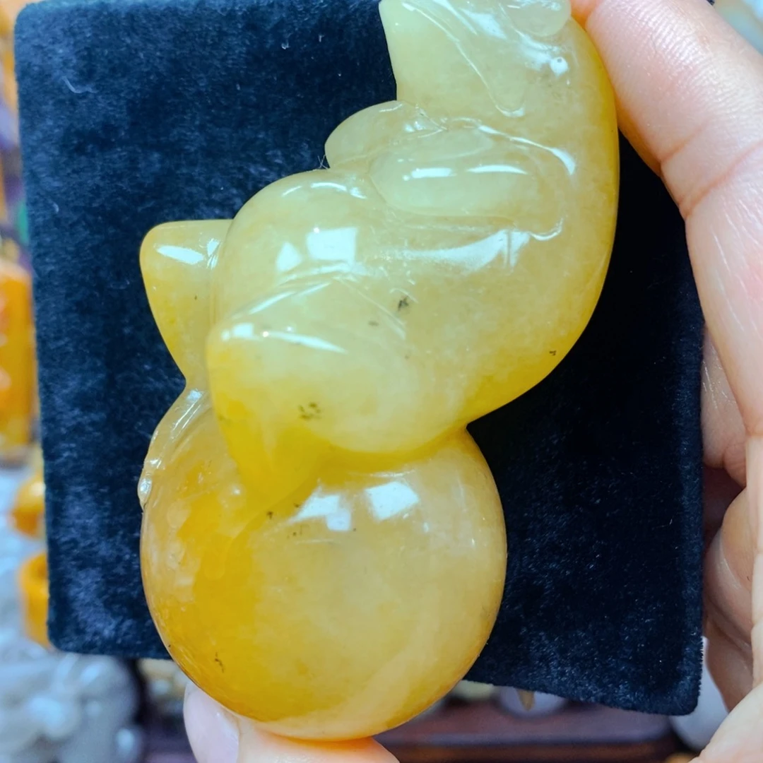 未镶嵌石英质玉（黄龙玉）颈饰