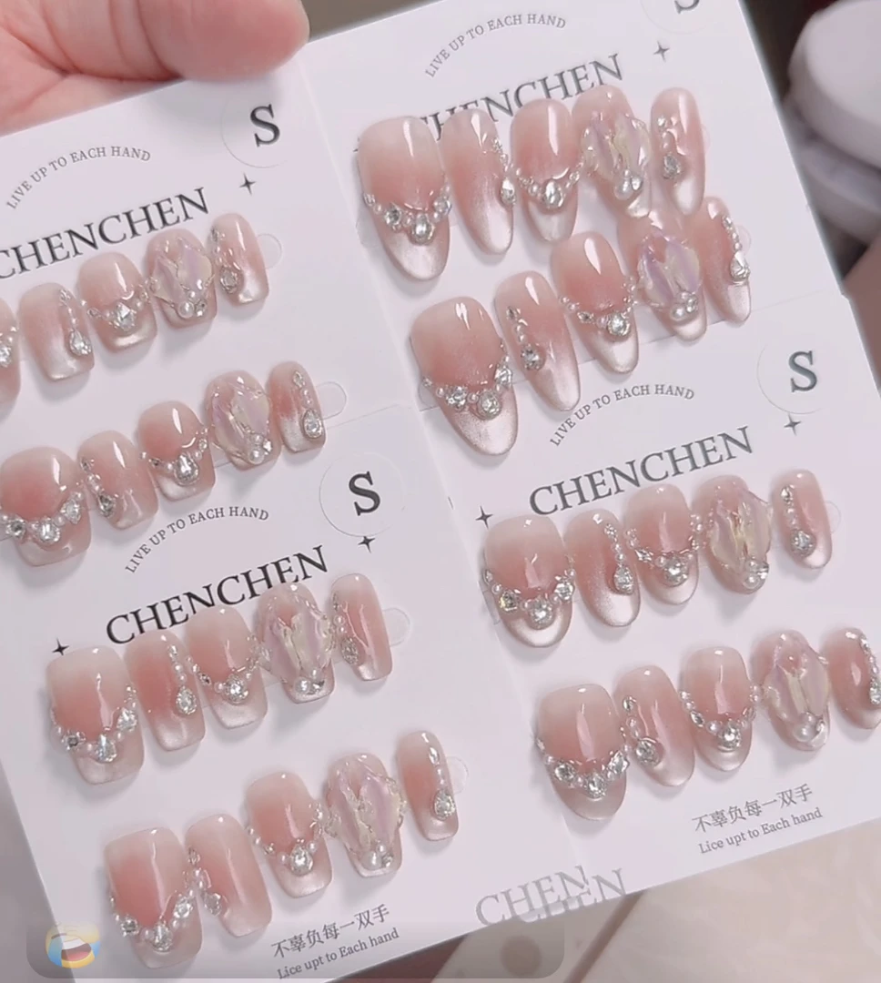 【人鱼尾巴】爆款腮红猫眼法式立体雕花鱼尾锆石显白纯手工穿戴甲