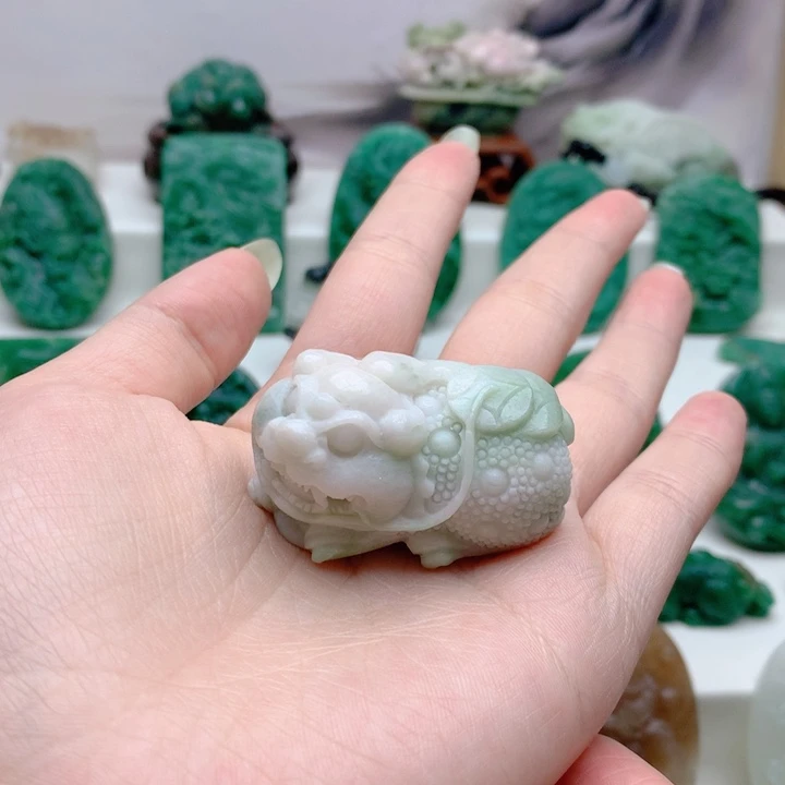 未镶嵌独山玉颈饰