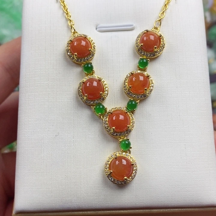 翡翠未镶嵌吊坠(赠链)