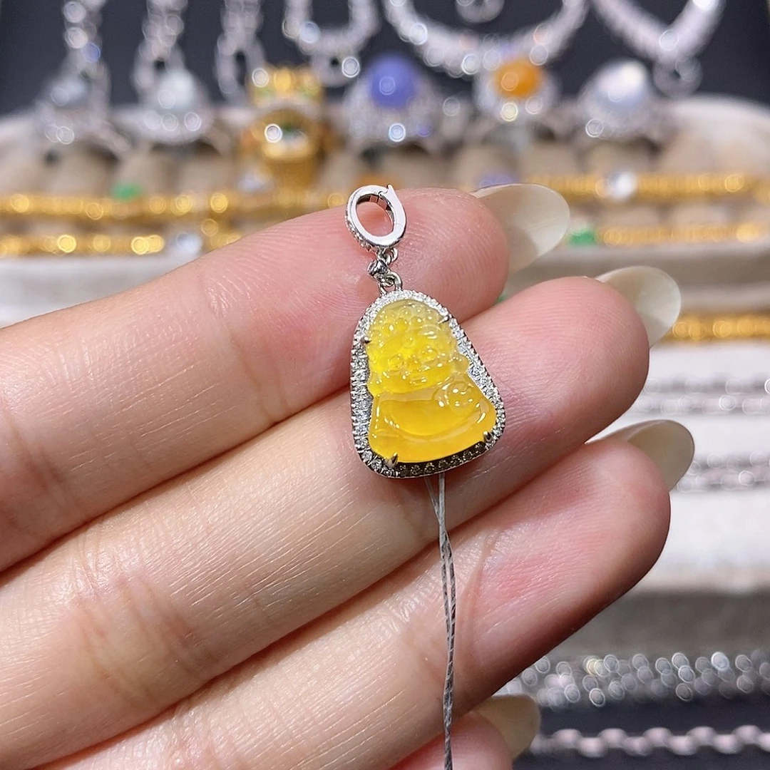 翡翠18K金镶嵌颈饰吊坠