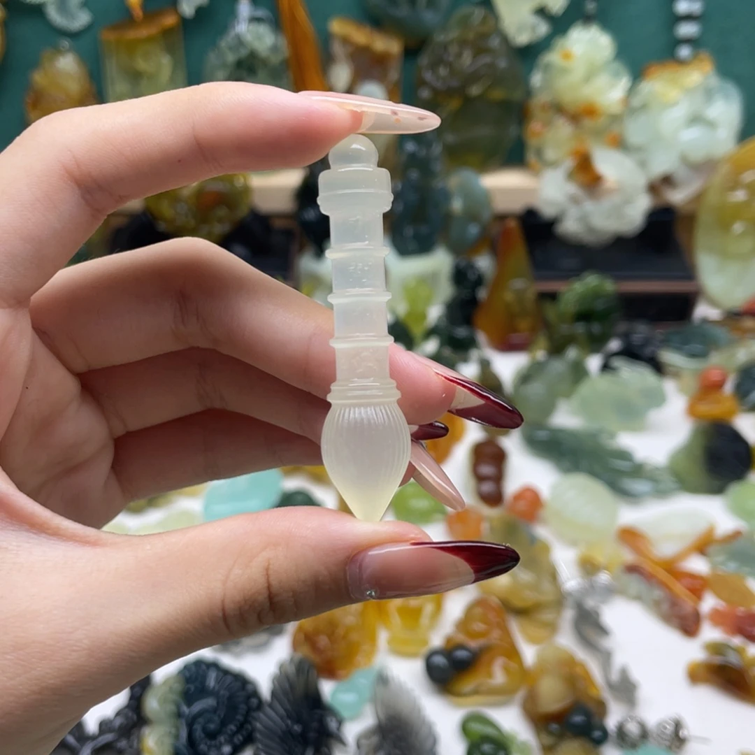 蛇纹石玉颈饰未镶嵌