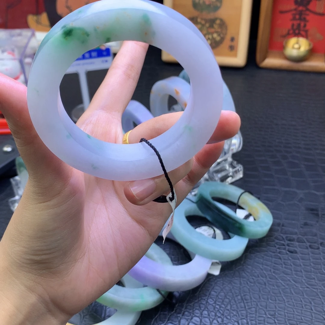 定制翡翠未镶嵌翡翠手镯