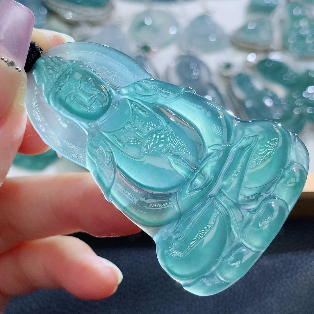 翡翠挂件未镶嵌翡翠