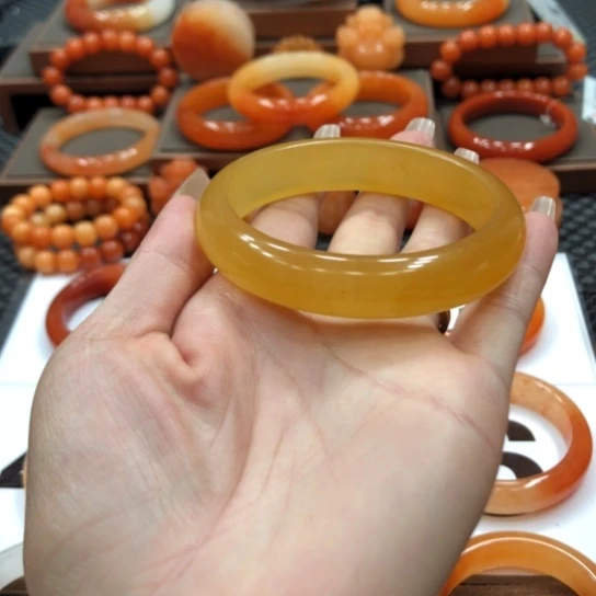 石英质玉（黄龙玉）未镶嵌手镯