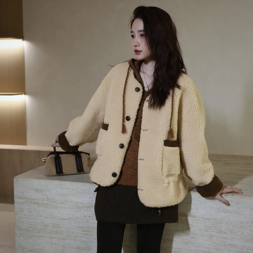 HELA AOMI “可可撞奶.100%澳洲羊毛”小香风法式V领皮草CY5DC29413