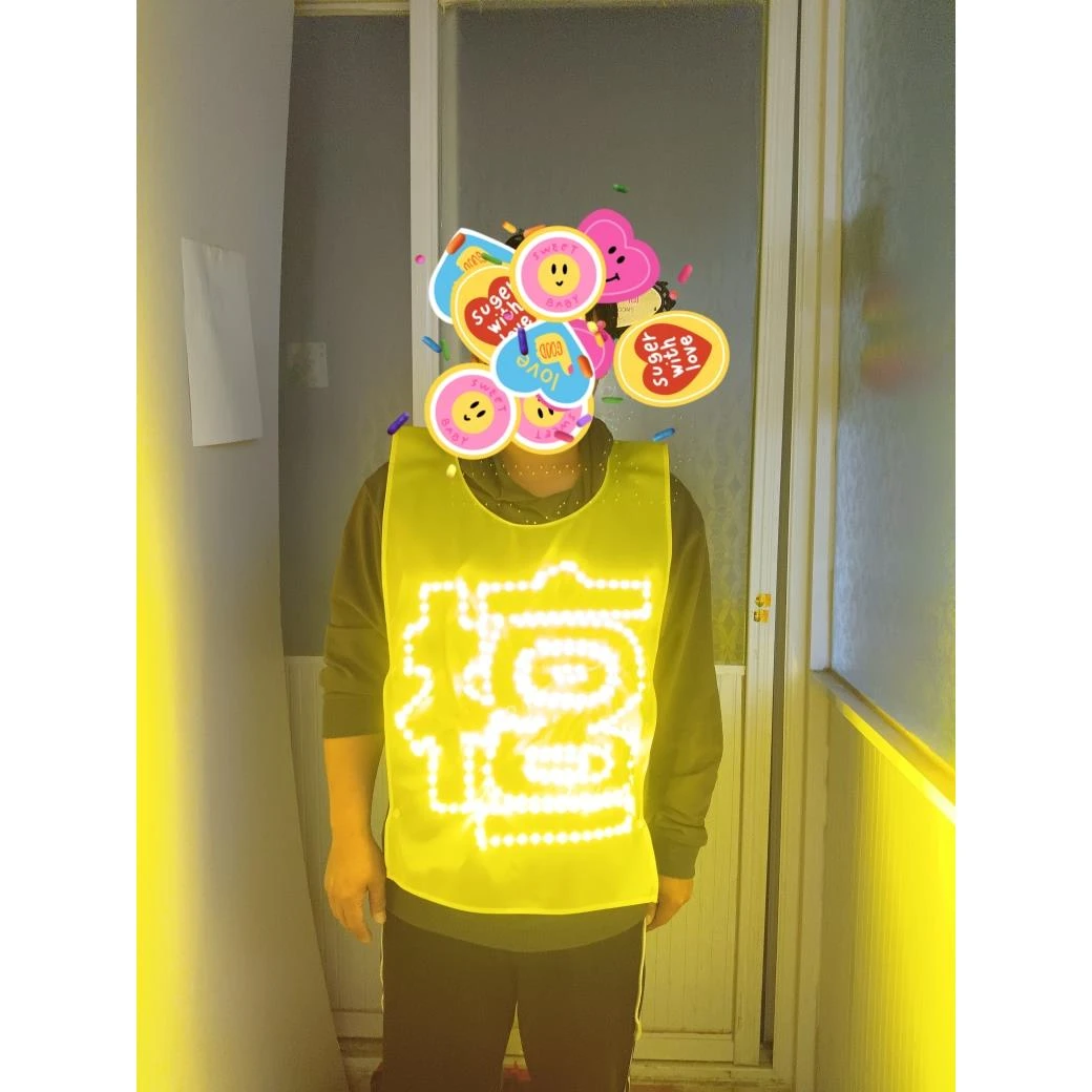 檀健次灯马甲自备节号电池，下单后天左右发货