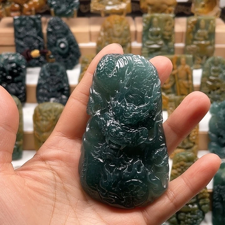 翡翠颈饰未镶嵌天然翡翠A货龙