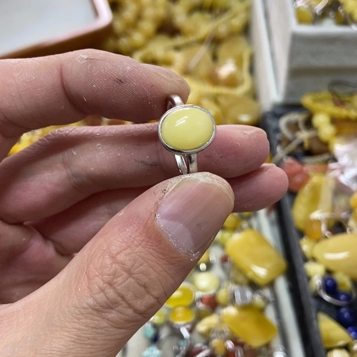 银S925镶嵌蜜蜡裸石戒指
