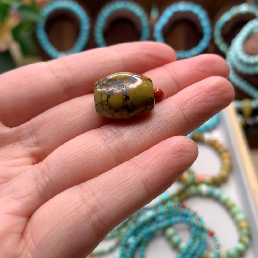 南红玛瑙配饰未镶嵌