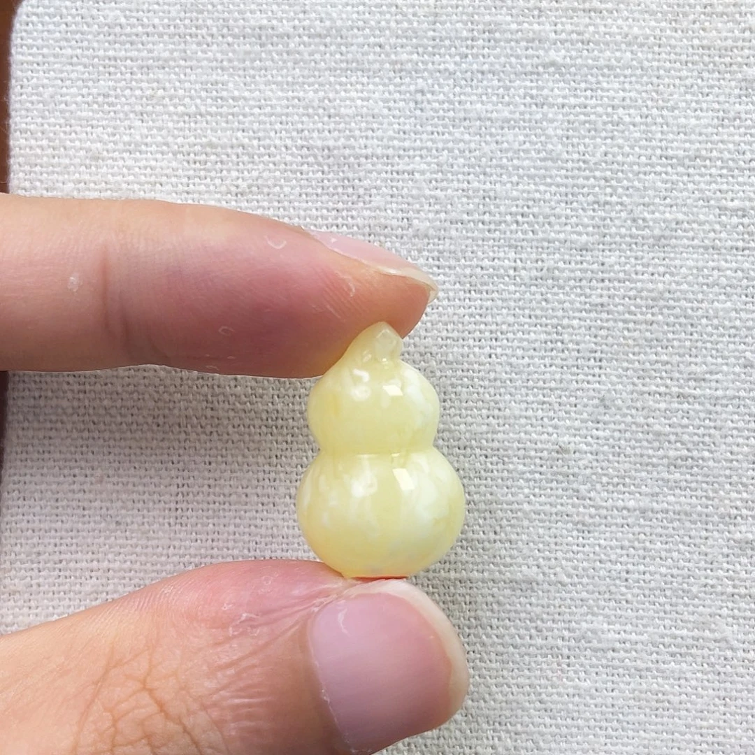 你***妮琥珀未镶嵌裸石葫芦
