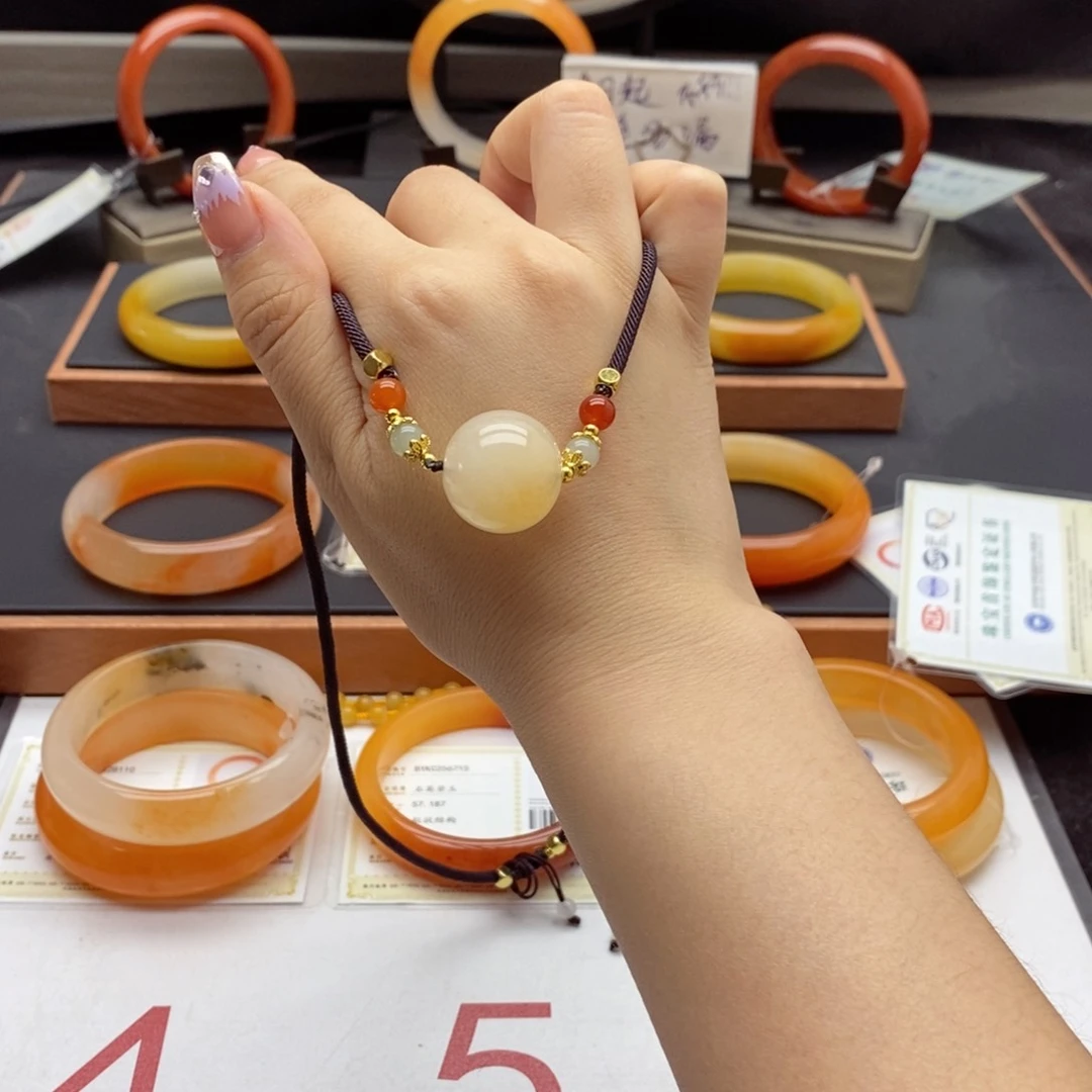 石英质玉（黄龙玉）未镶嵌吊坠